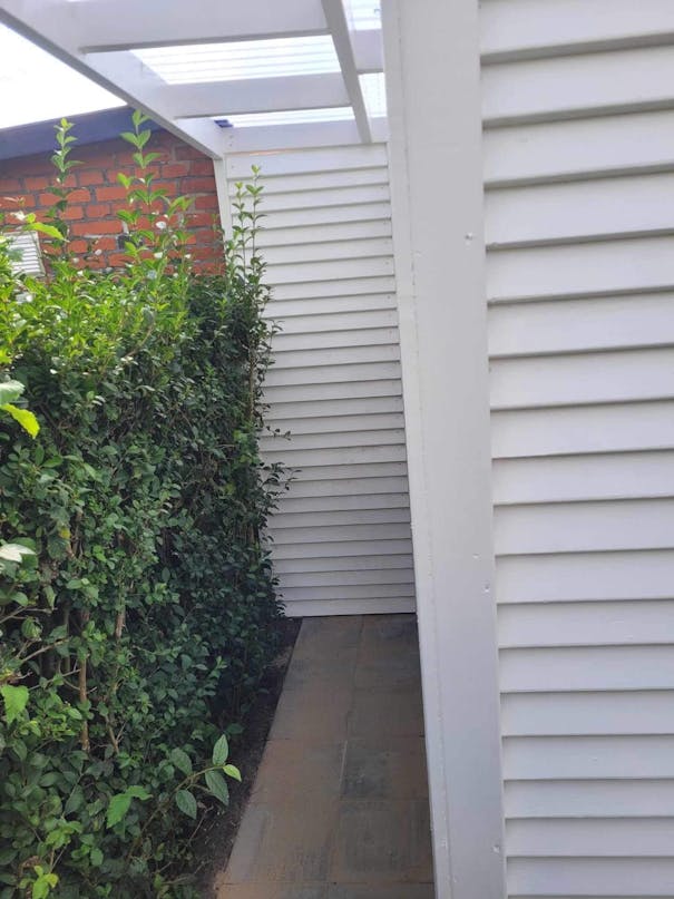 Overdækket terrasse med skur Overdækket terrasse med skur